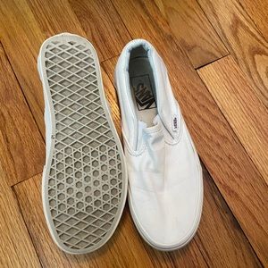 white classic Vans slip on women’s size 7